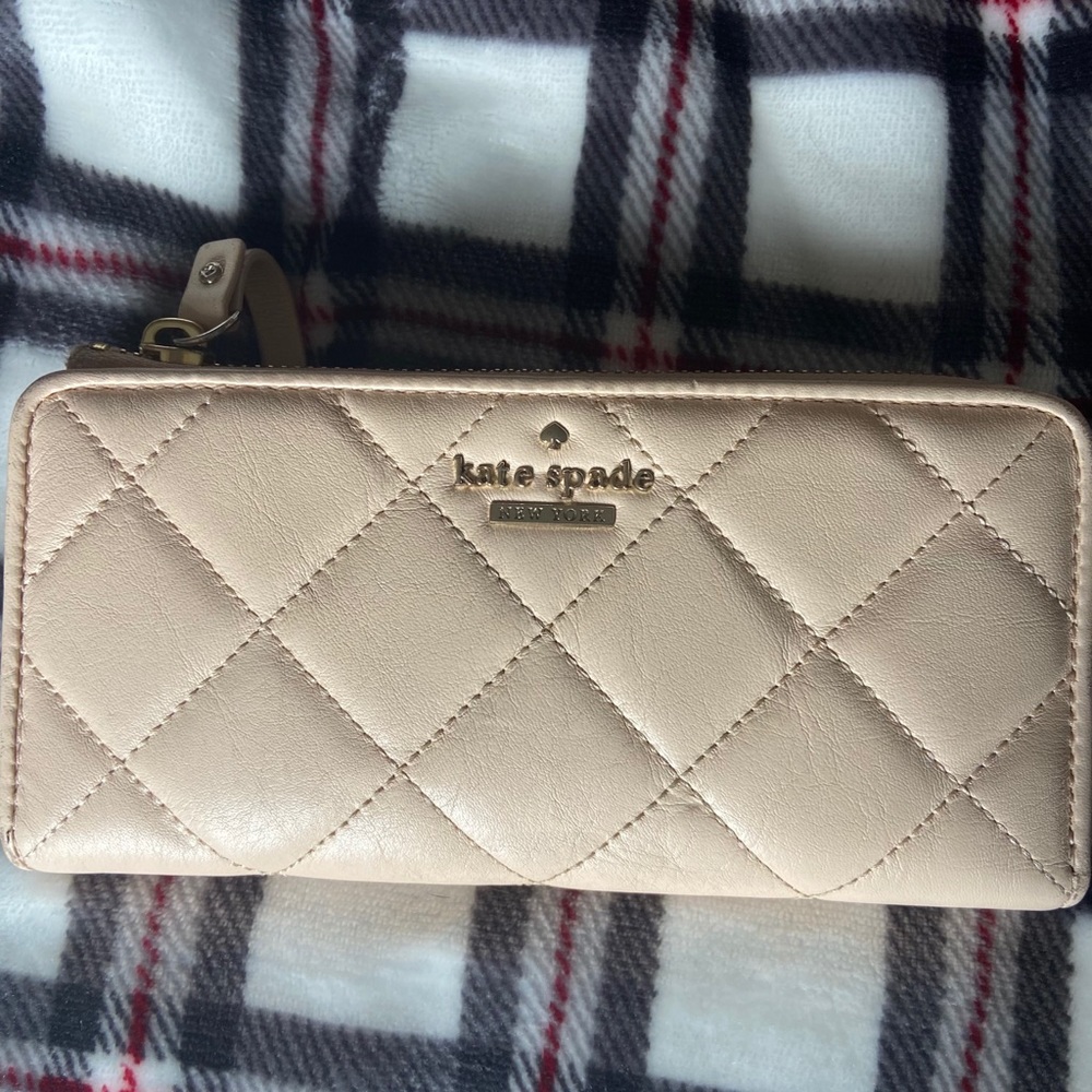 PreLoved Kate Spade Wallet